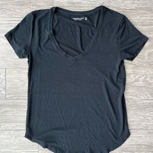 Abercrombie | Drapey V-Neck Legging Tee | Black | XS